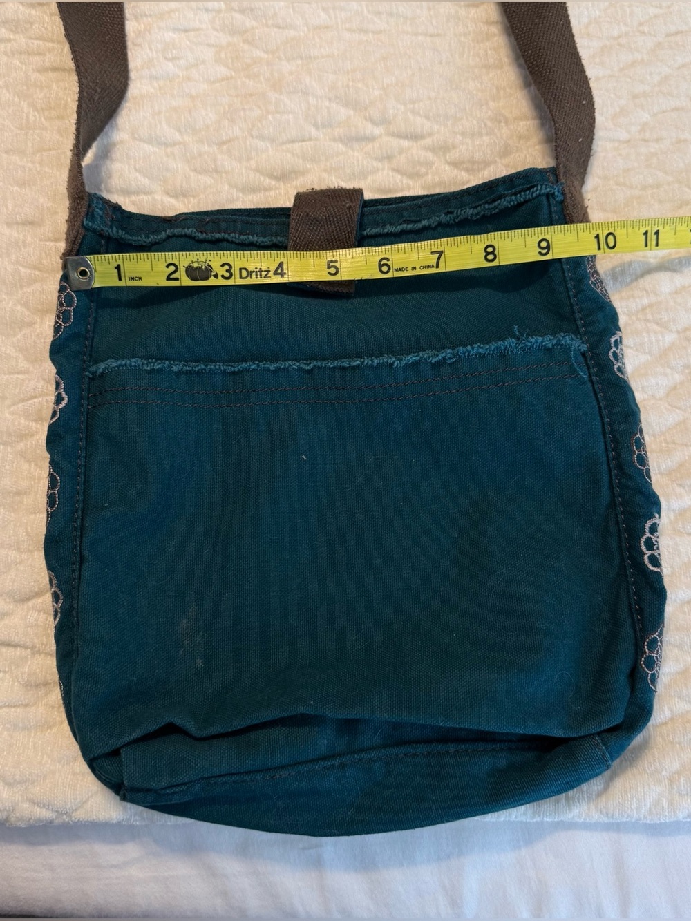 Retro Metro Distressed Canvas Bag Thirty One Teal Embroidered Flowers Festival